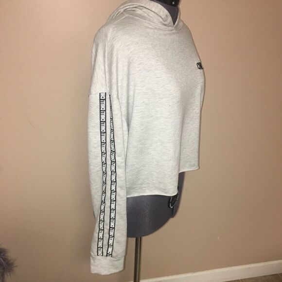 Social Butterflies Cropped Chill Hoodie Size large - Picture 3 of 6